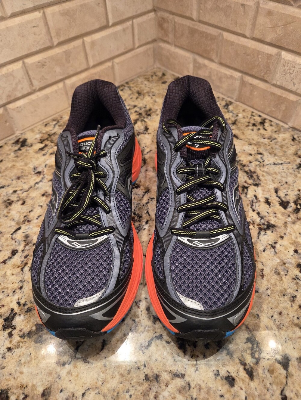 Saucony Progrid Guide 7 Men 9.5/Women 11 Running Shoes. Gorgeous Colorway!